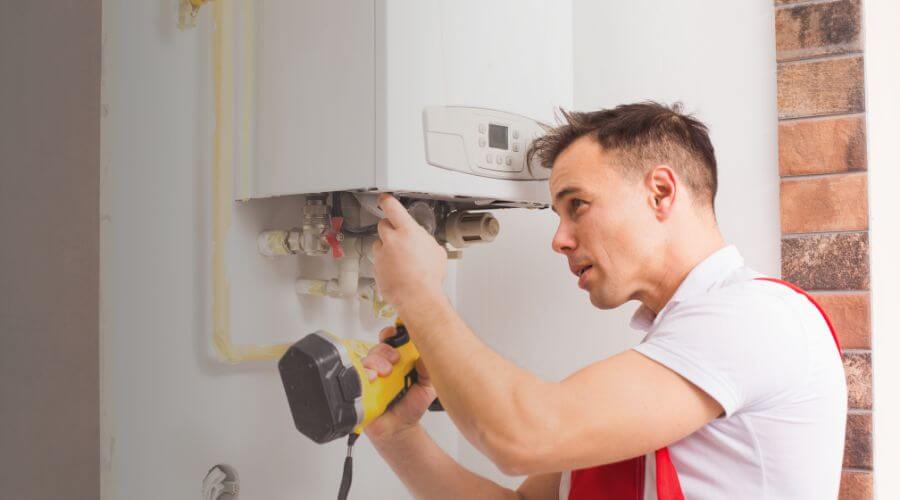 Expert burst pipe repair services in Lynn Center, IL